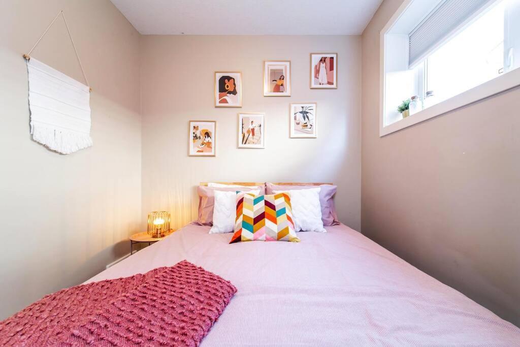 Bright Spacious - King Bed - Long -wifi