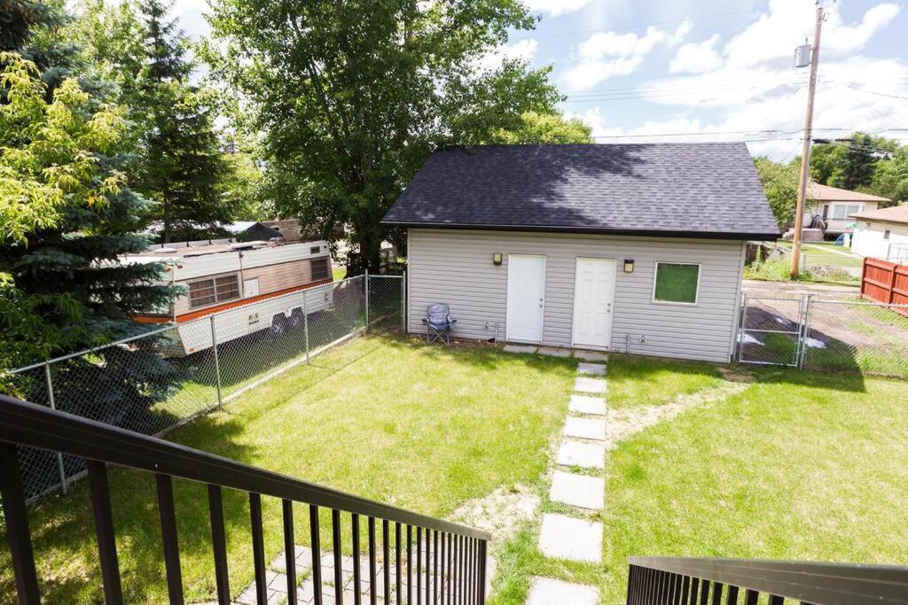 Bright Spacious - King Bed - Long -wifi Edmonton